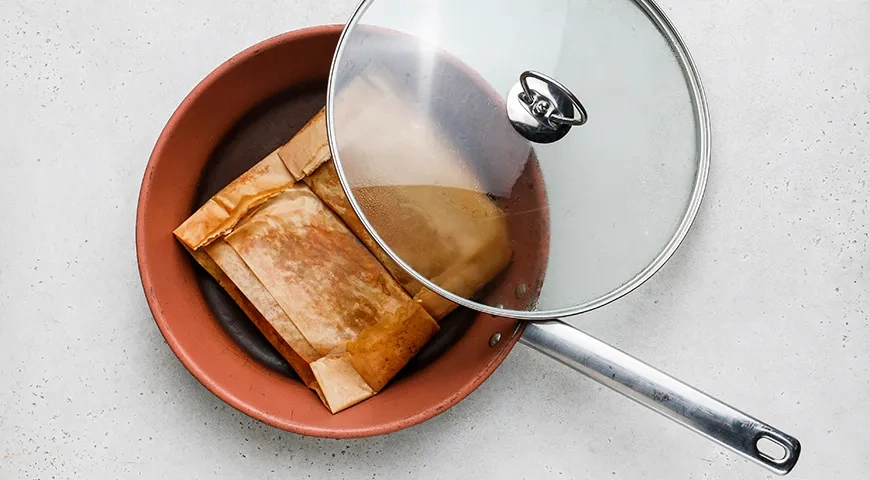 Куриное филе, жаренное в пергаменте: шаг 6