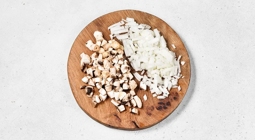 Куриные фрикадельки в грибном соусе (на сковороде): шаг 6