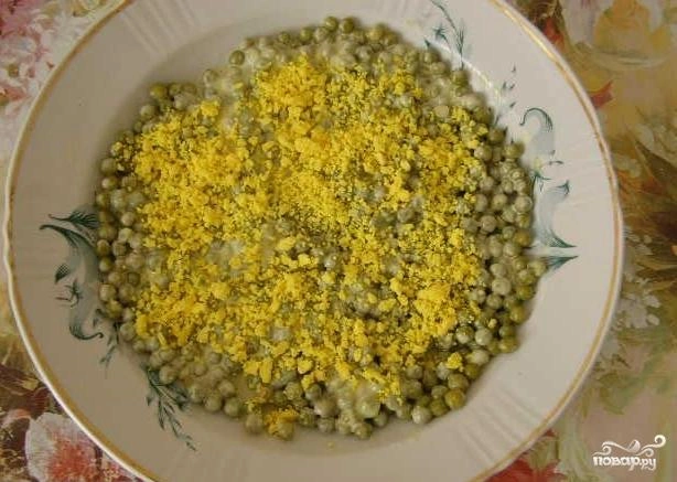 Шаг 6: Куриный салат с солеными огурцами