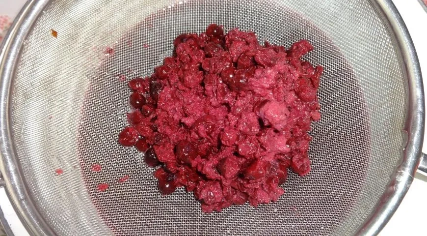 Квас из черноплодной рябины: шаг 6