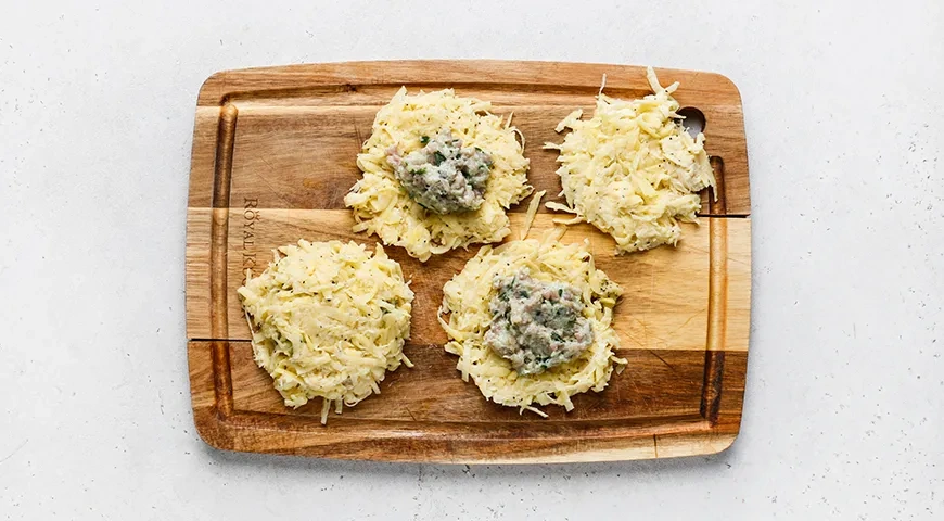 Ландорики (картофельные оладьи с мясом): шаг 6