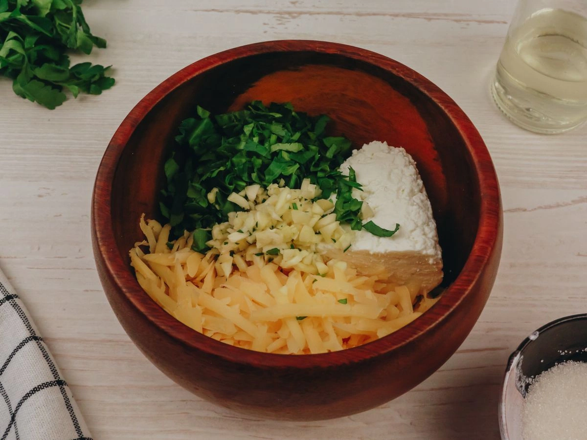 Шаг 6: Лепёшка с сыром, зеленью и творогом