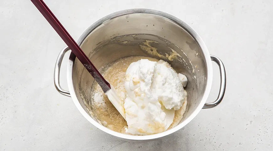 Манник на кефире с яблоками по-домашнему: шаг 6