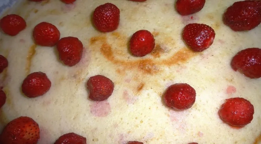 Манник с творогом и клубникой: шаг 6