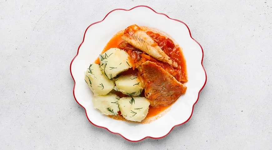 Минтай в томатном соусе: шаг 6