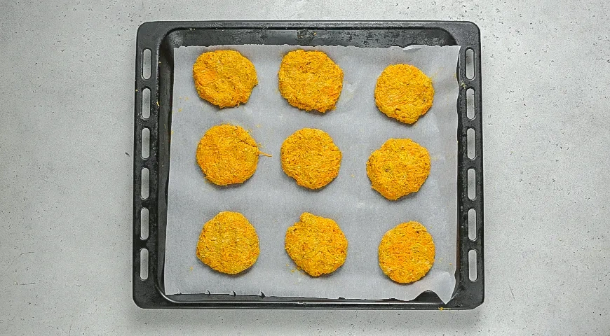 Морковное печенье с кремом и карамелью: шаг 6