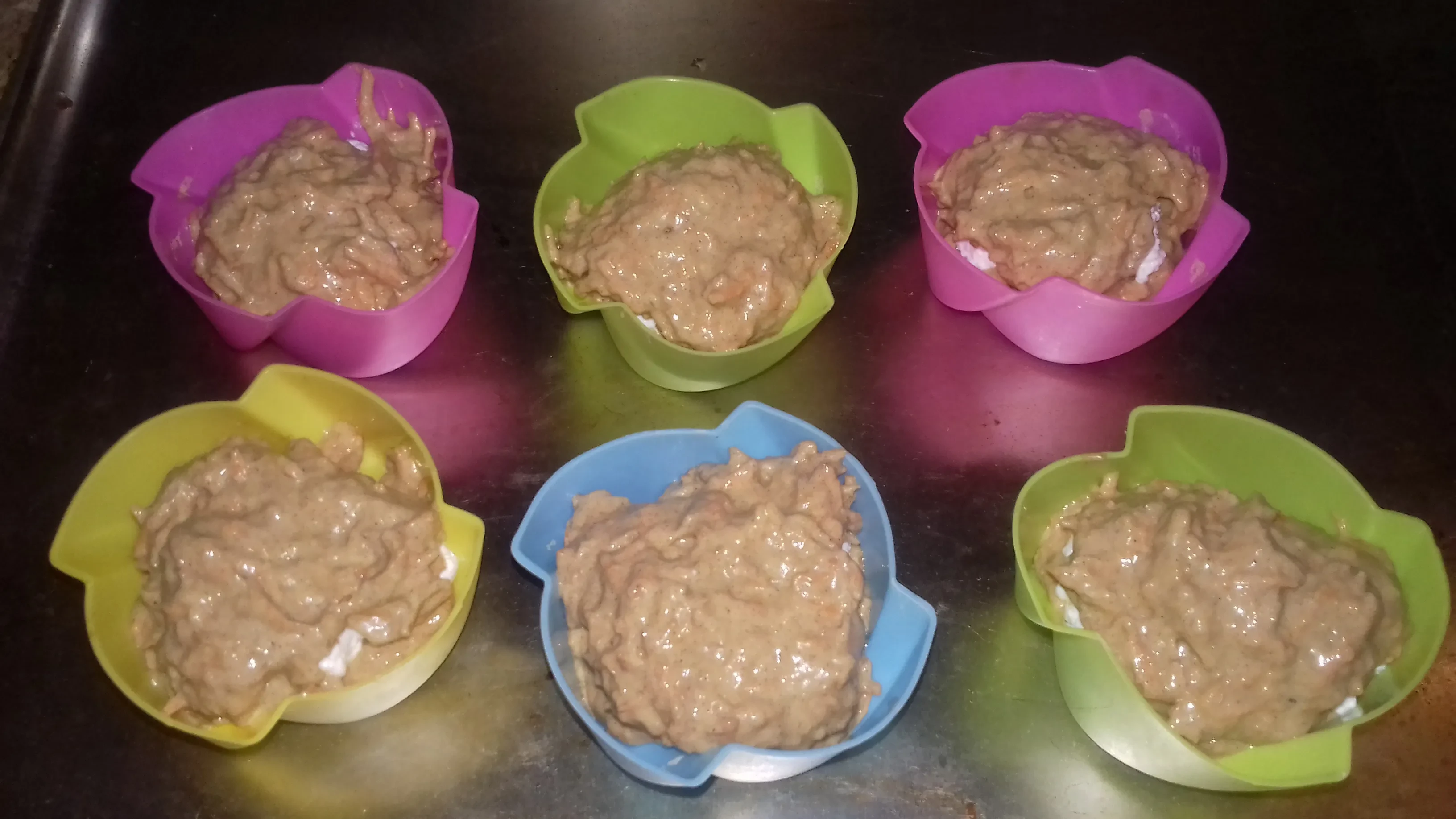 Морковные кексы с творогом и шоколадом: шаг 6