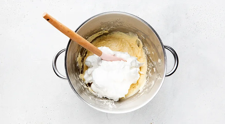 Мягкие венские вафли на молоке: шаг 6