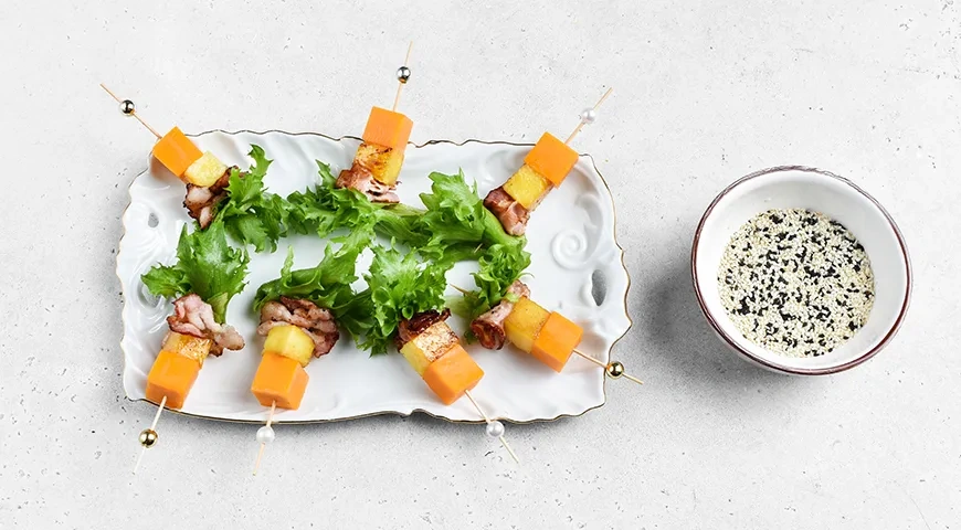 Новогоднее канапе с ананасом на шпажках: шаг 6