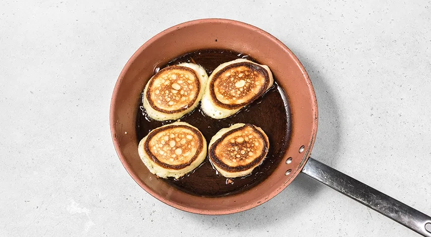 Оладьи из творога: шаг 6