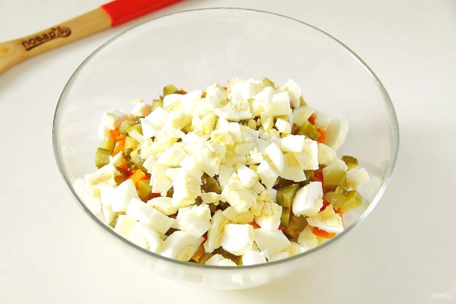 Шаг 6: Оливье с тунцом