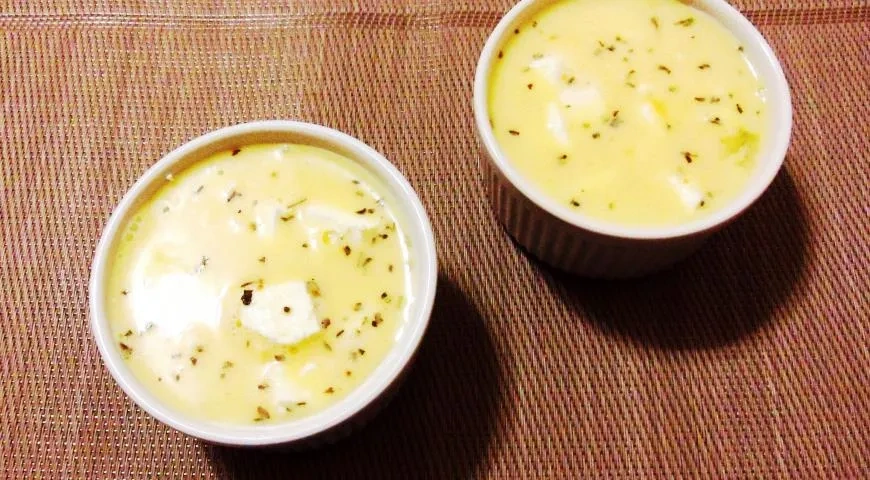 Омлет с брынзой, кукурузой и горошком: шаг 6