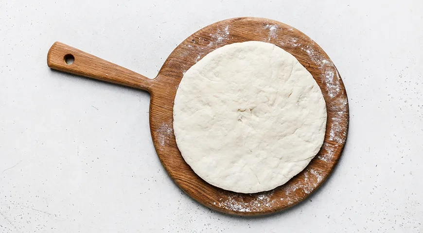 Осетинский пирог с курицей и сыром: шаг 6