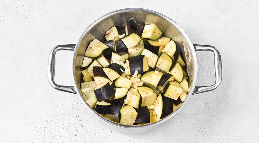 Овощное рагу в кастрюле: шаг 6