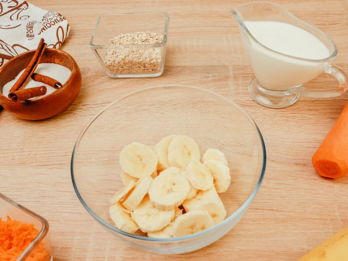 Шаг 6: Овсянка с бананом, корицей и морковью