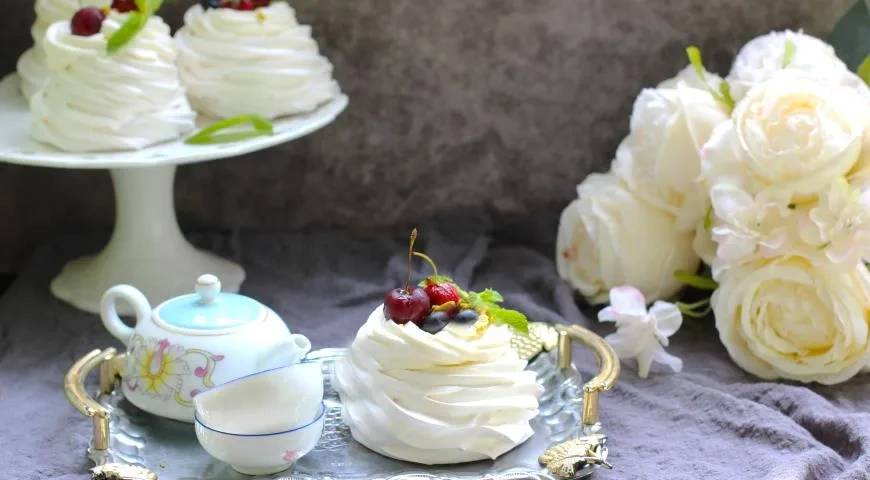 "Павлова" с лимонным курдом: шаг 6