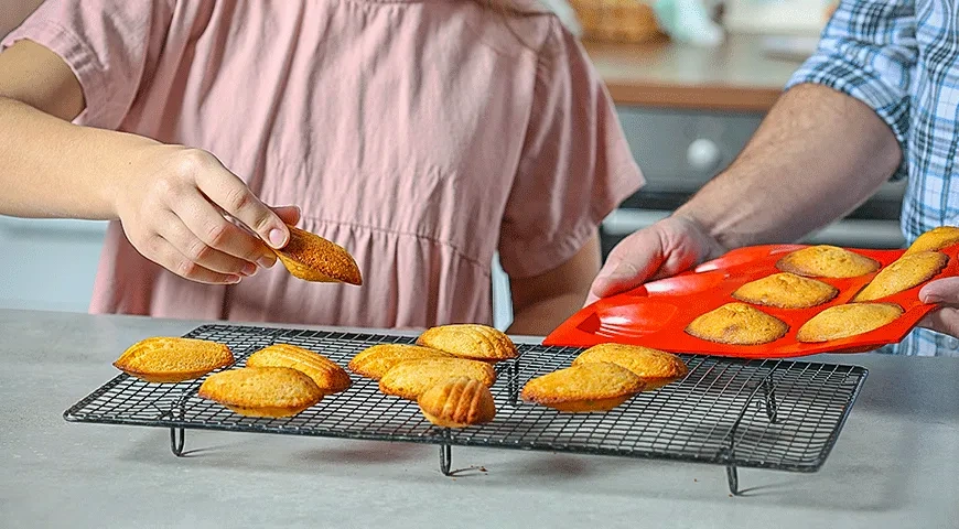 Печенье «Мадлен» с маракуйей: шаг 6