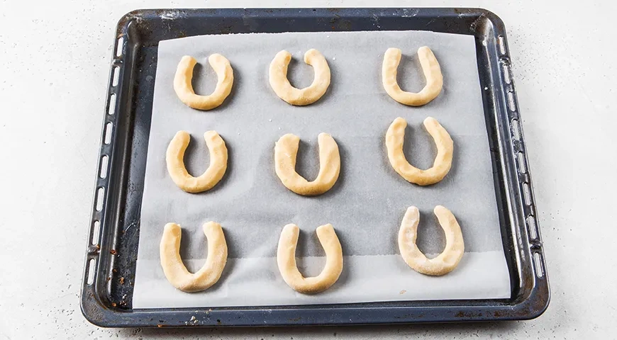 Песочное печенье «Счастливая подкова»: шаг 6