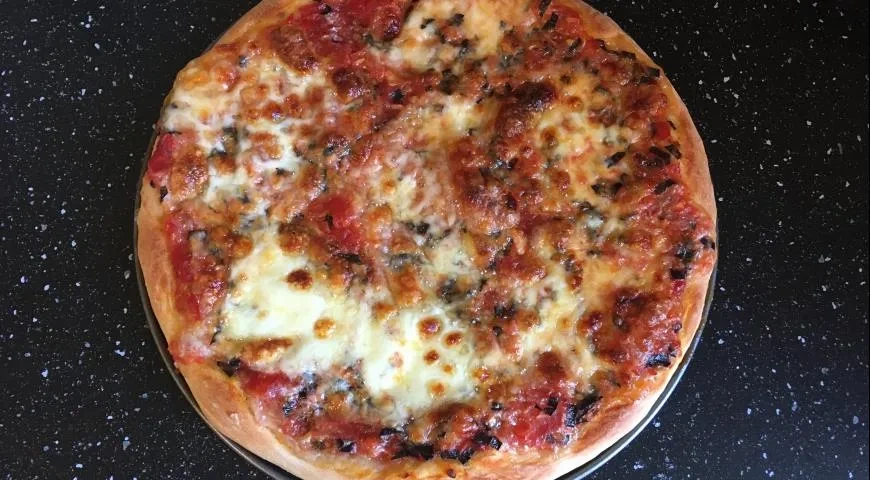 Пицца Маргарита в духовке: шаг 6