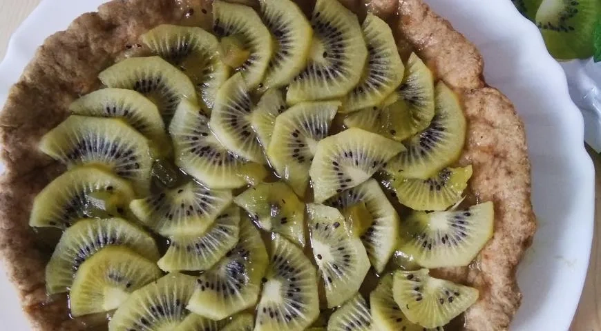 Пирог на цельнозерной муке с киви и джемом с киви с мятой Махеевъ к 8 Марта: шаг 6
