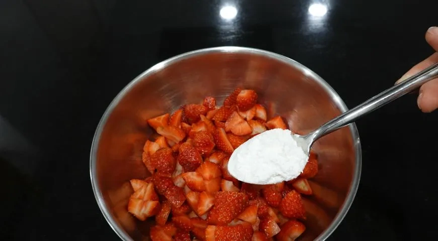 Пирог с ягодами по семейному рецепту: шаг 6