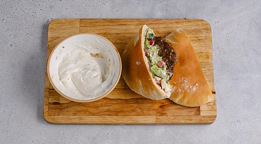 Пита с мясной котлетой: шаг 6