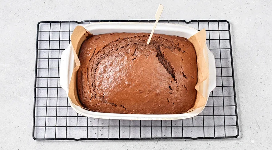 Простой шоколадный пирог с пропиткой и глазурью: шаг 6