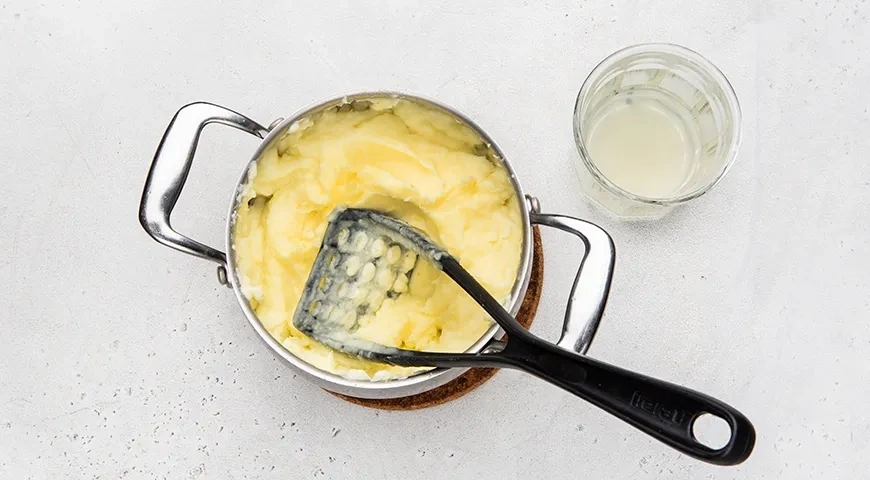 Пюре с добавлением сметаны: шаг 6