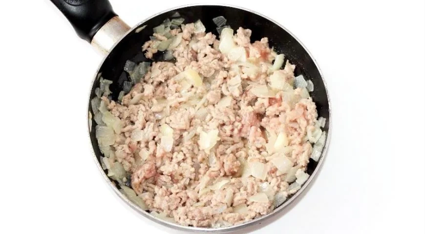 Расстегаи с капустой и мясом в духовке: шаг 6