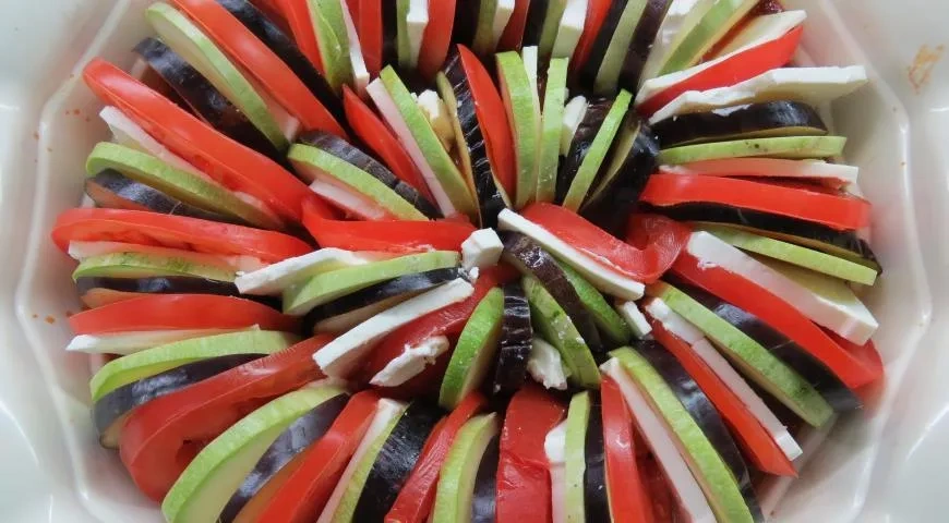 Рататуй с сыром фета: шаг 6