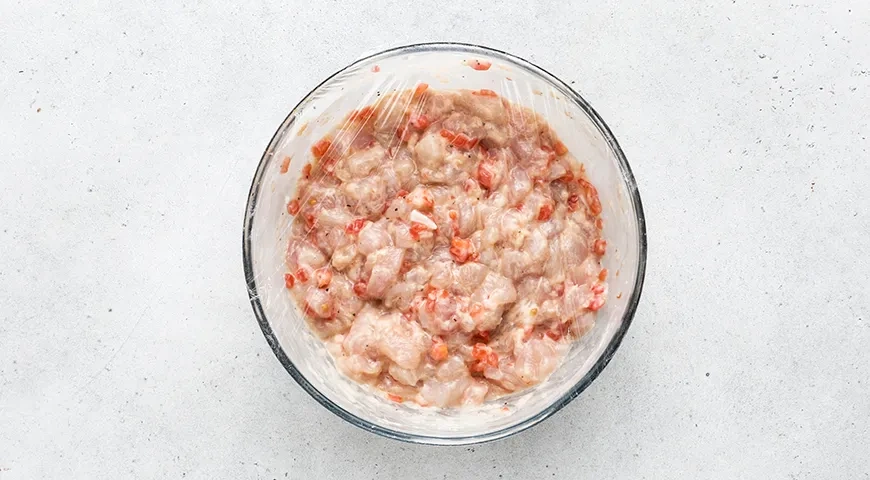 Рубленные куриные котлеты с помидорами: шаг 6