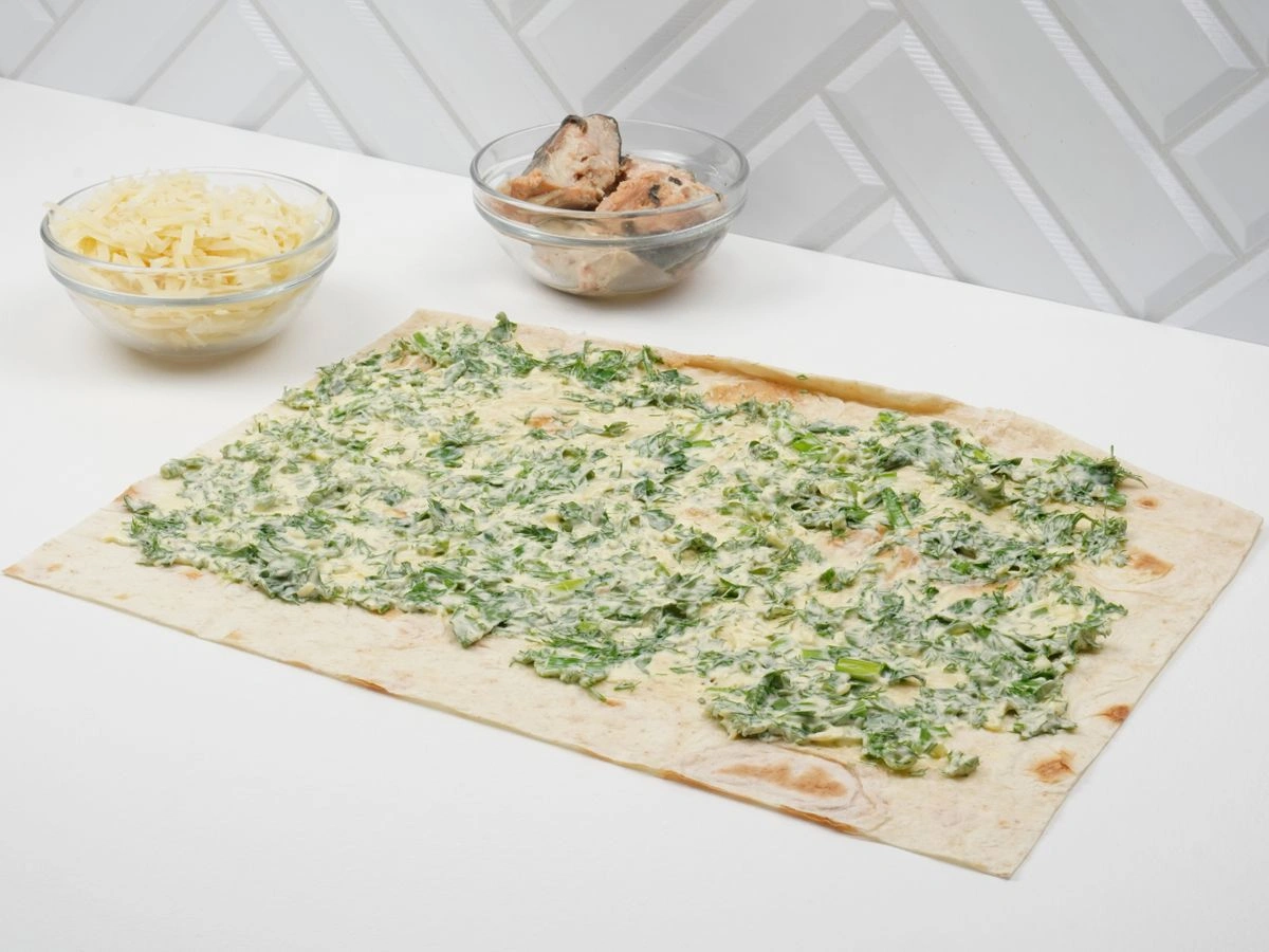 Шаг 6: Рулет с консервированной сайрой