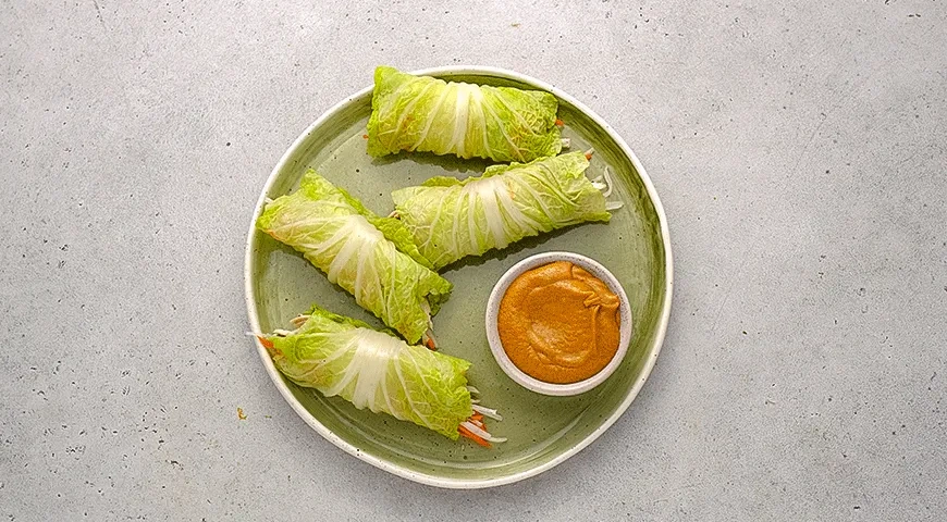 Рулетики из пекинской капусты с начинкой: шаг 6