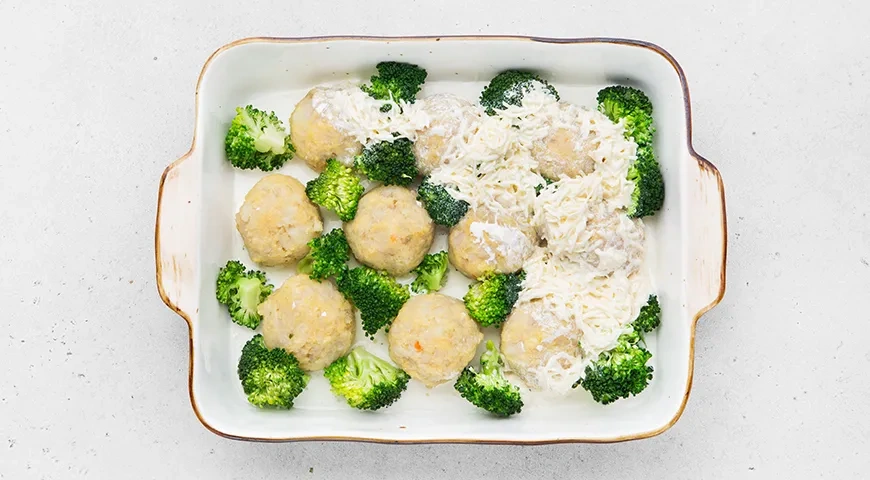 Рыбные тефтели в сливочном соусе: шаг 6