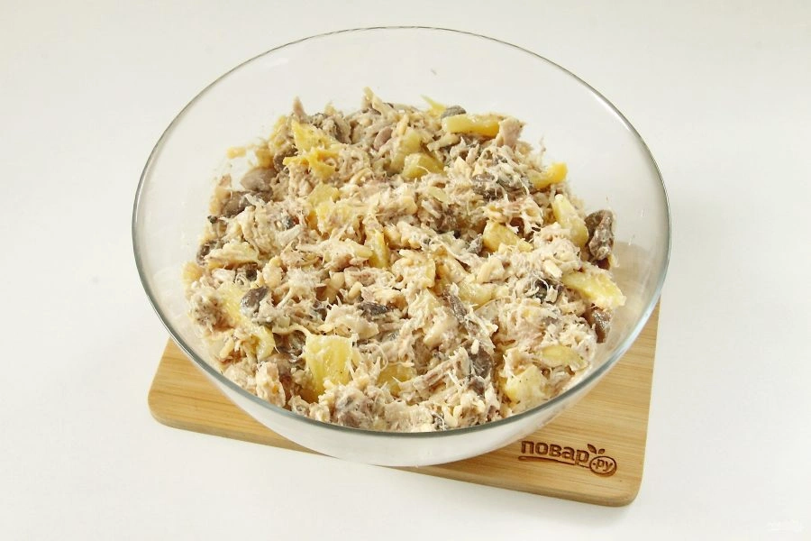 Шаг 6: Салат ананас с курицей и сыром