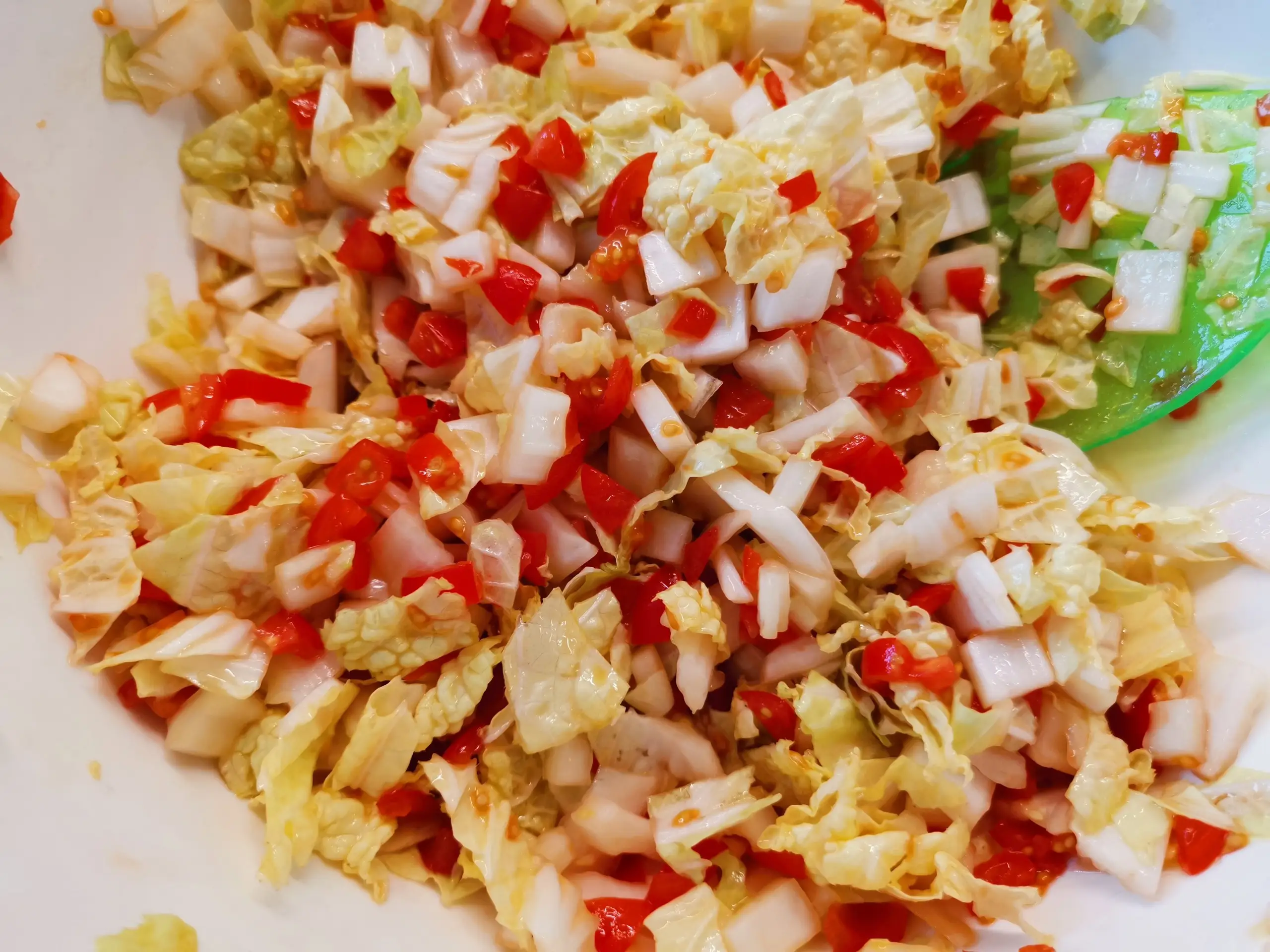 Шаг 6: Салат из пекинской капусты с яйцом