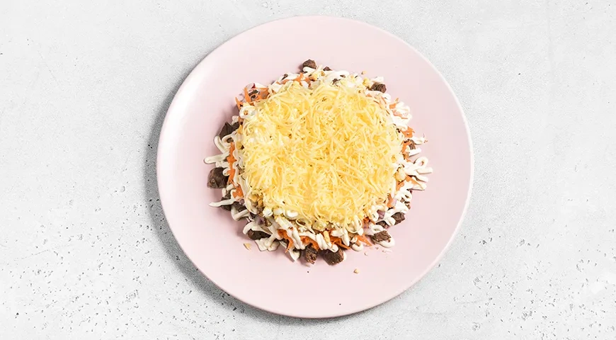 Салат «Красная шапочка» с говядиной и гранатом: шаг 6