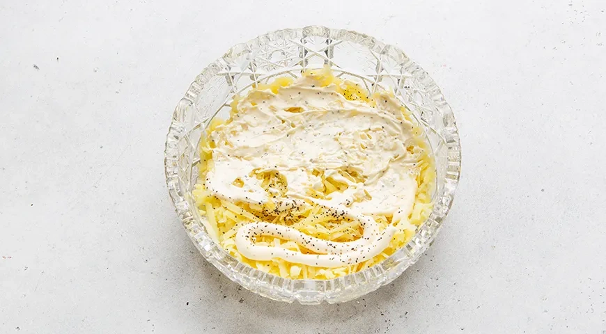 Салат «Мимоза» с семгой: шаг 6