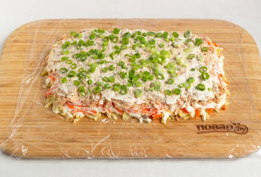 Шаг 6: Салат рулет мимоза на новый год 2026