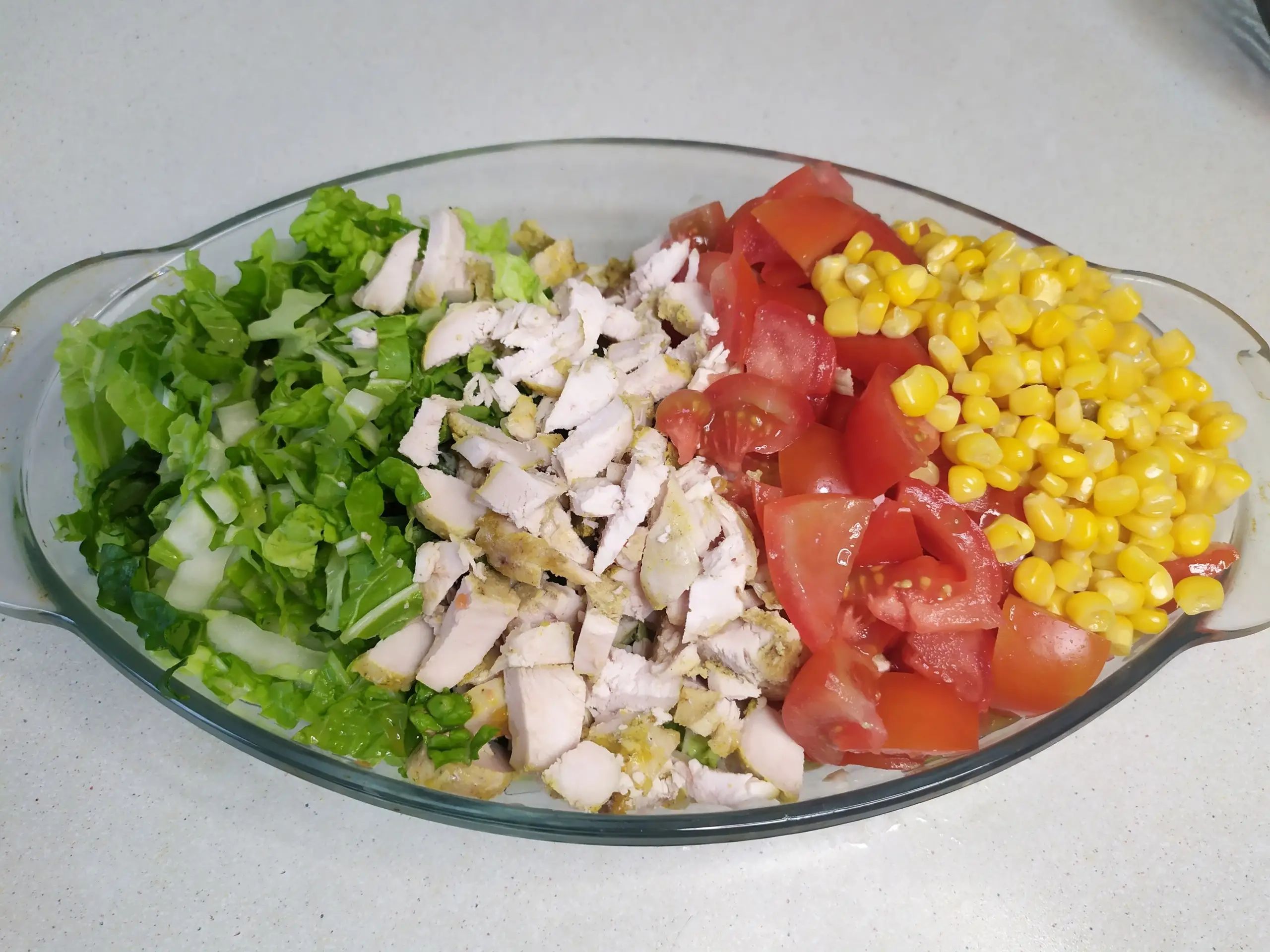 Шаг 6: Салат с пекинской капустой, курицей и помидорами