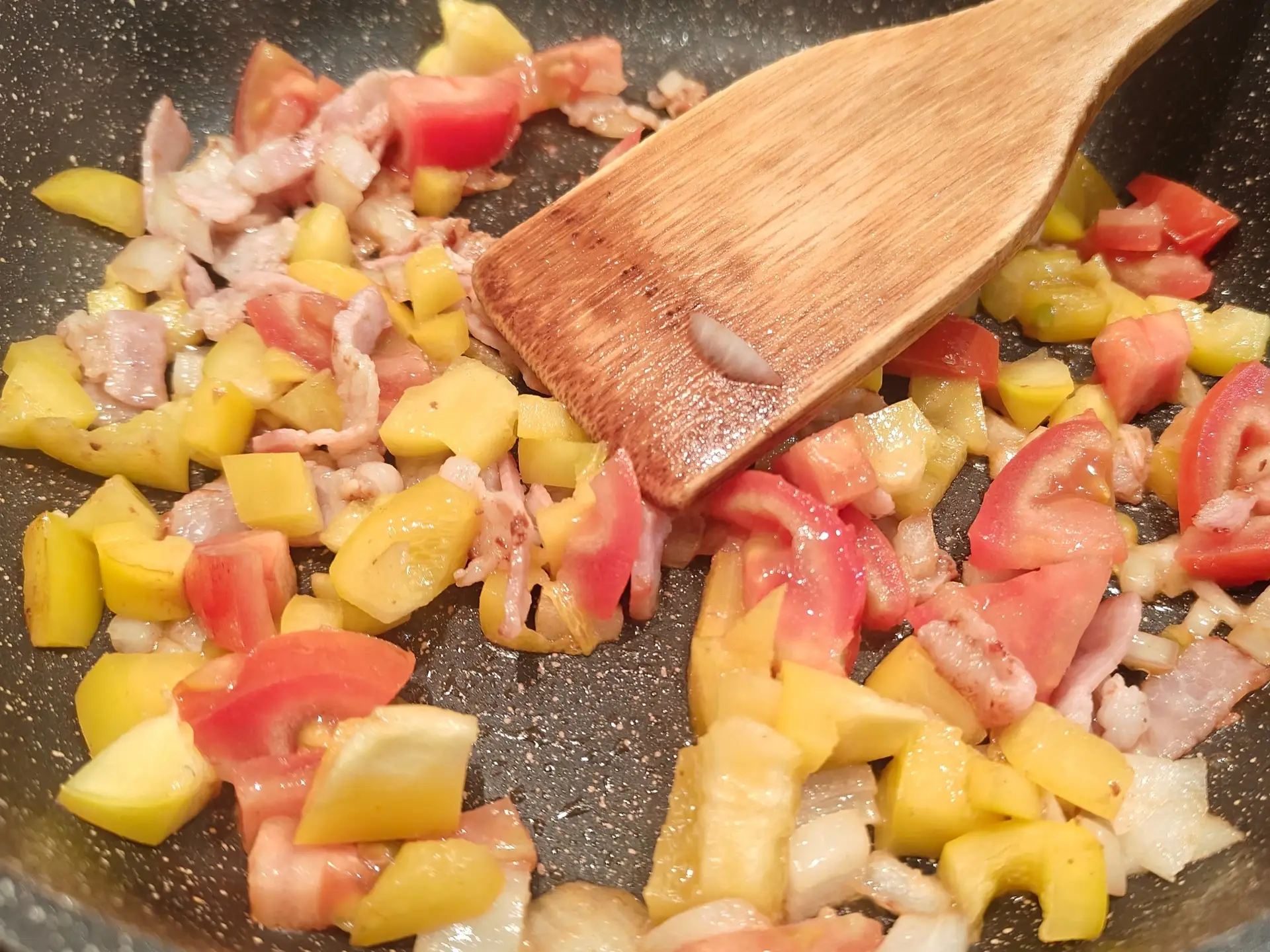 Шаг 6: Шакшука на завтрак с болгарским перцем и беконом