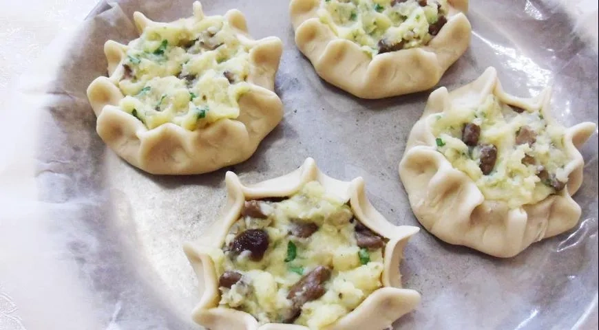 Шаньги с картофелем и грибами: шаг 6