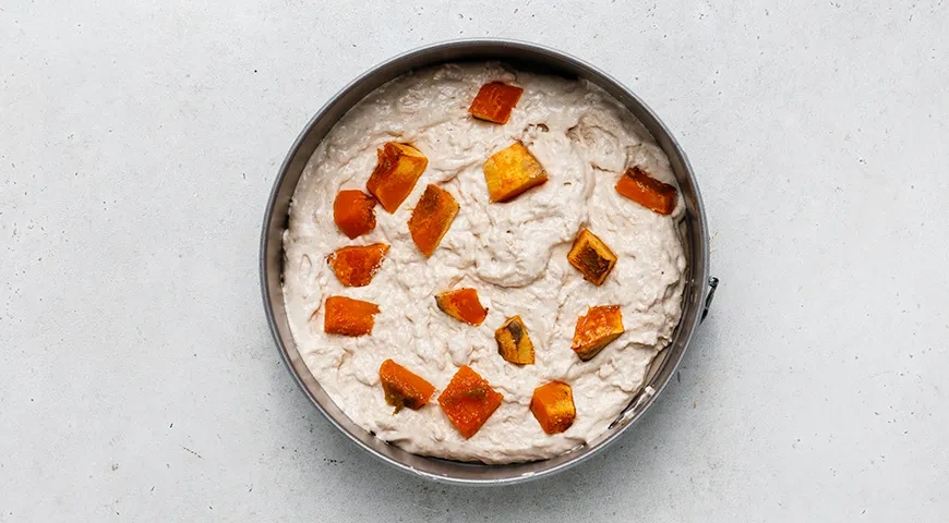 Шарлотка с тыквой и корицей: шаг 6