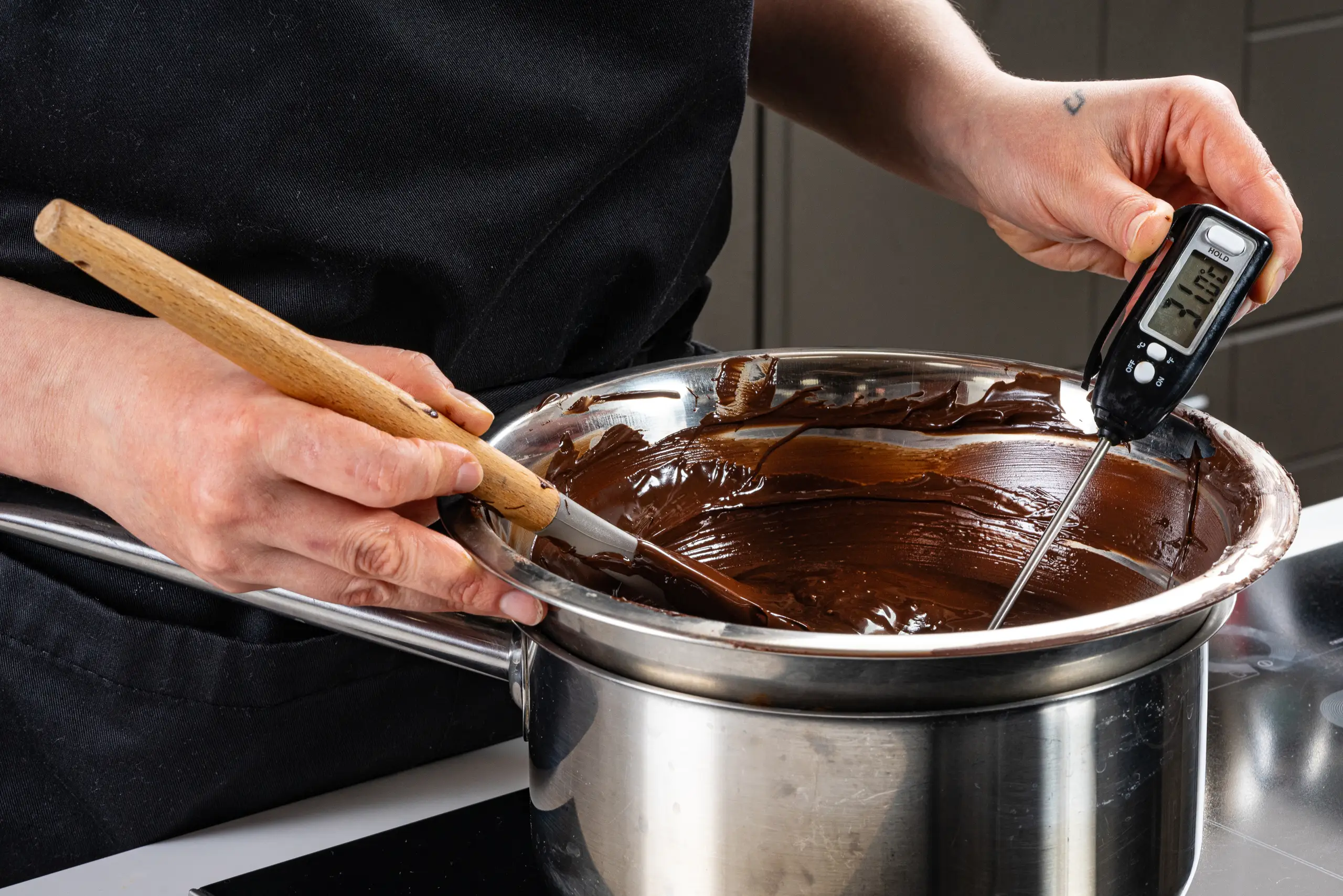 Шаг 6: Шоколадные пасхальные яйца