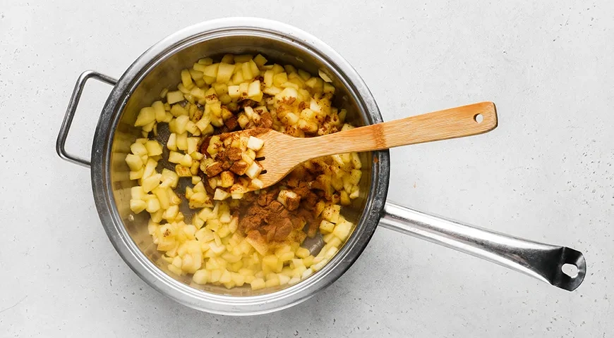 Сладкие булочки с яблоками и корицей: шаг 6