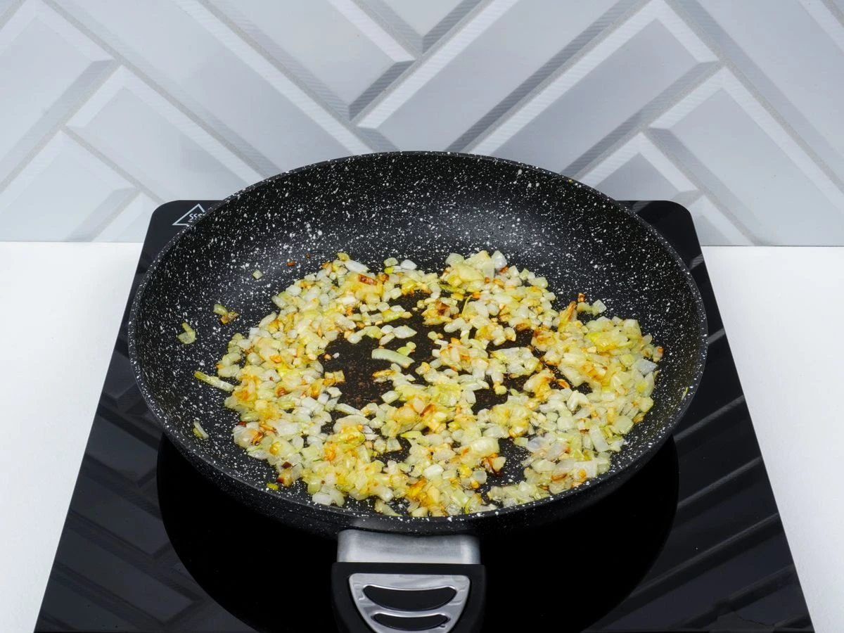 Шаг 6: Спагетти с грибами и орехами