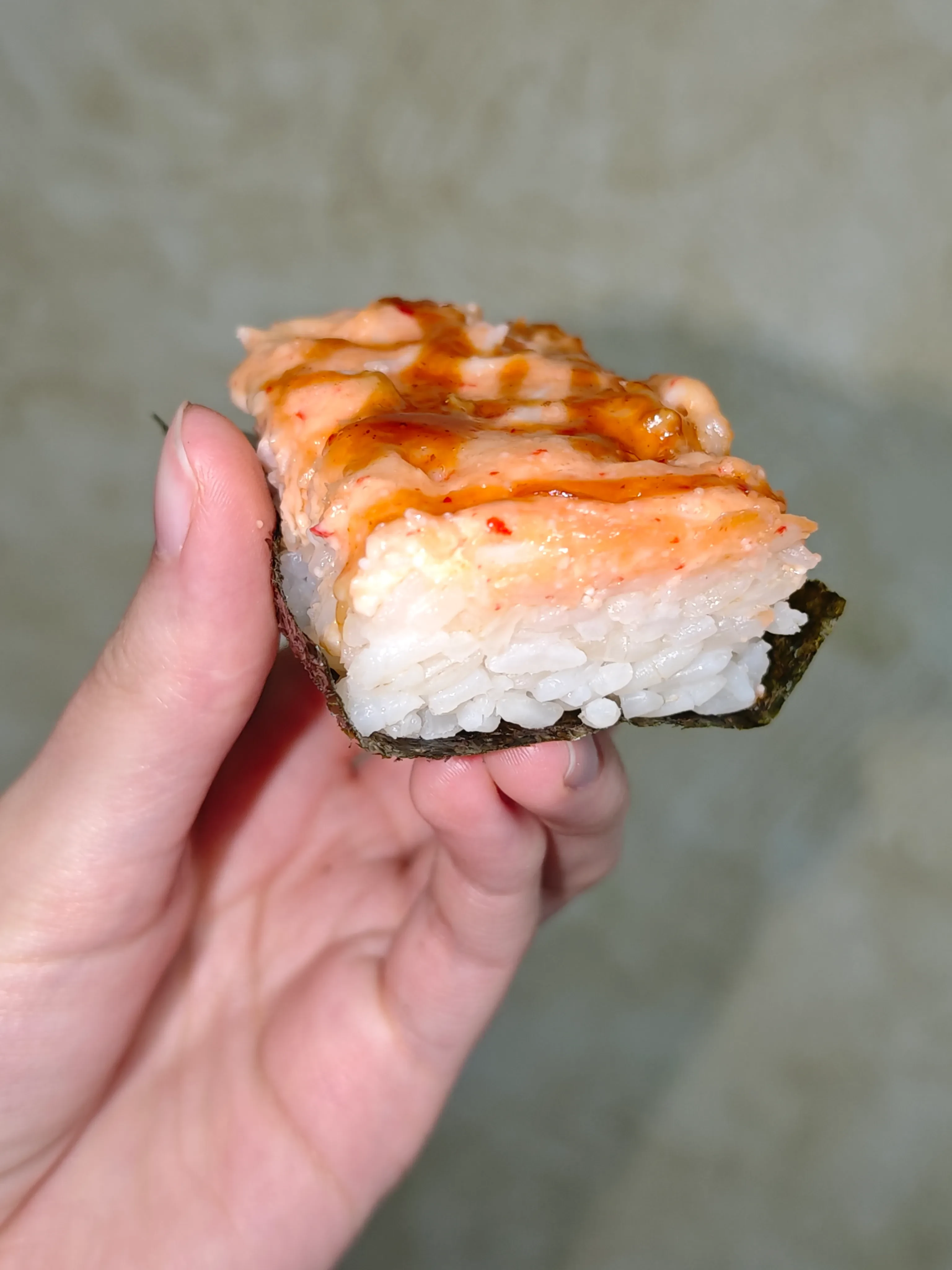 Суши торт с крабовыми палочками: шаг 6