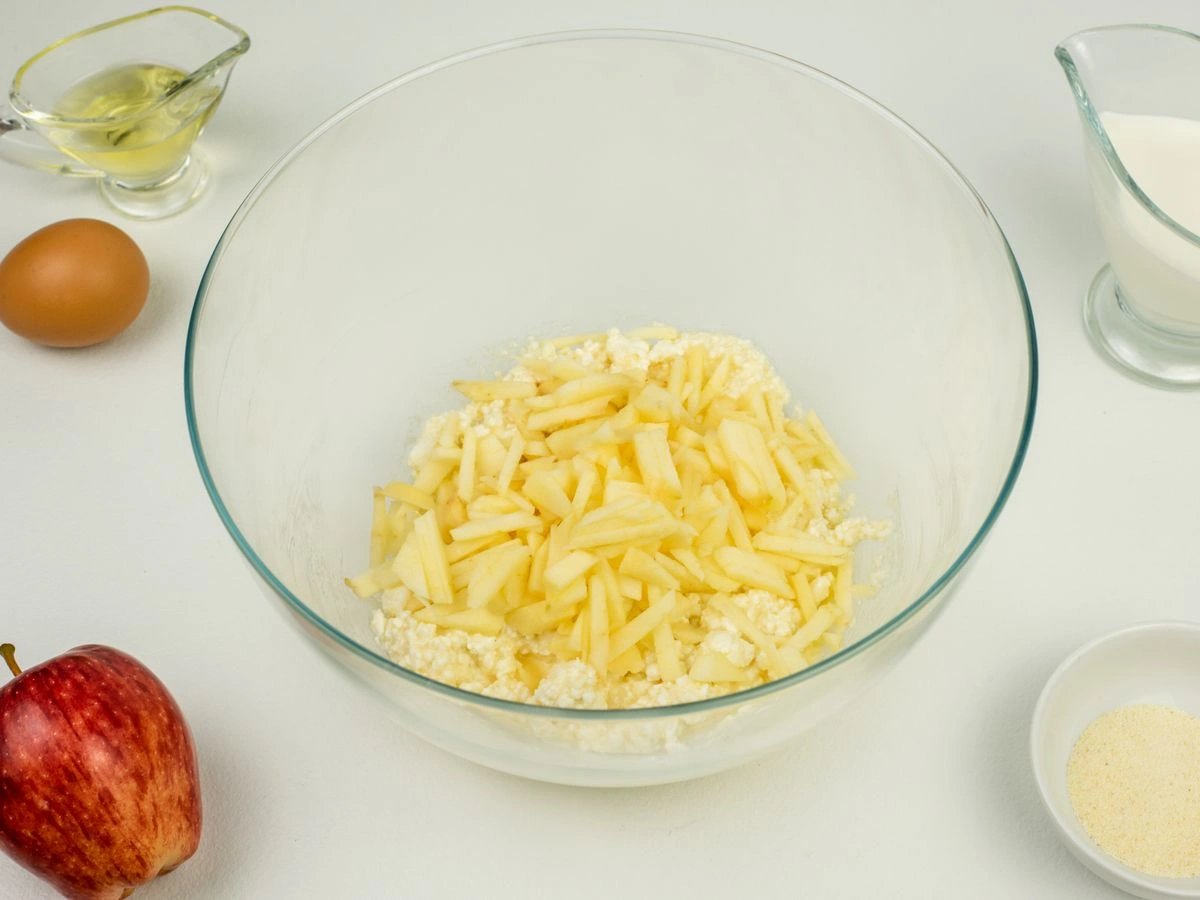 Шаг 6: Сырники с яблоками