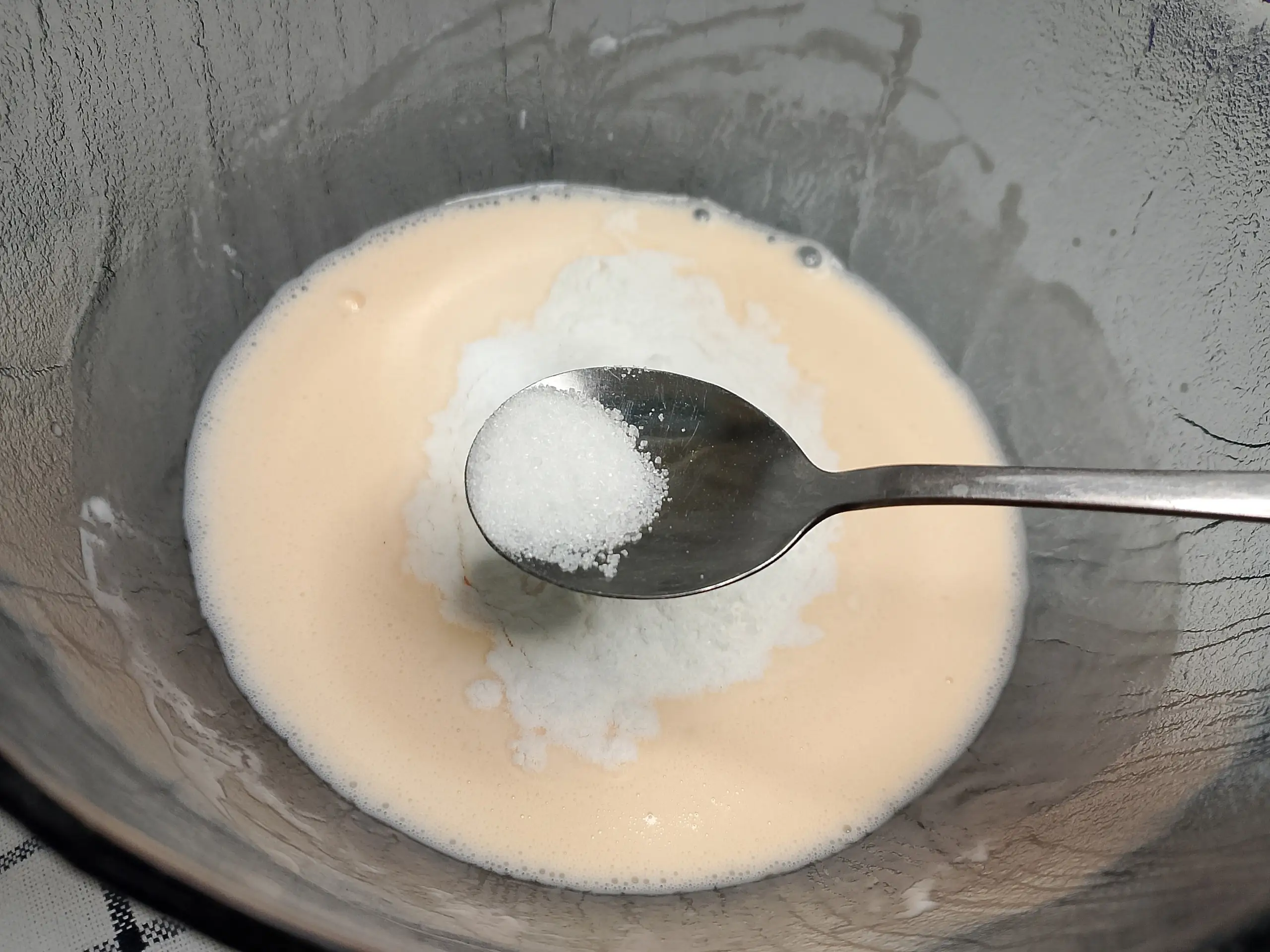 Шаг 6: Тонкие блинчики на йогурте