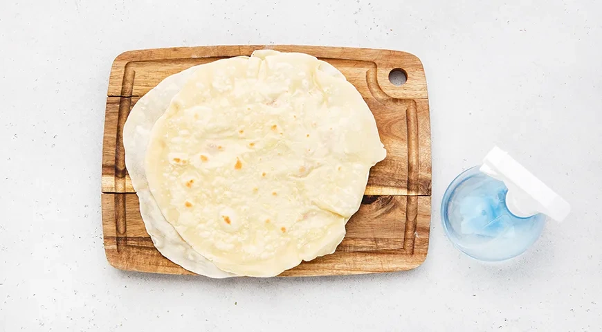 Тонкий лаваш на сковороде: шаг 6